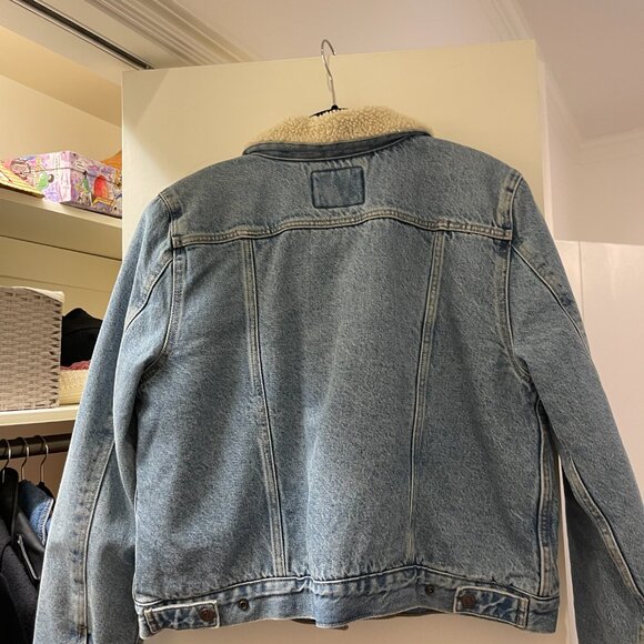 Levi's Denim Trucker Jacket Sherpa - Picture 8 of 8
